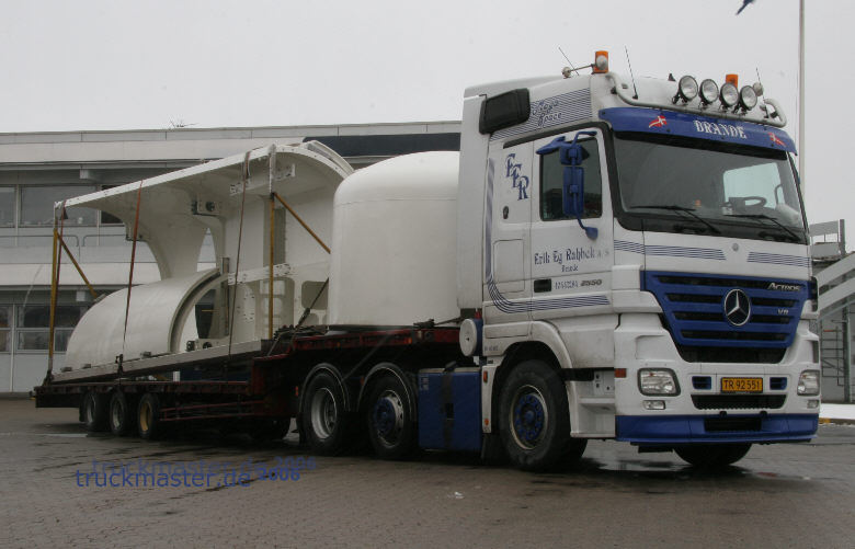 Actros V8