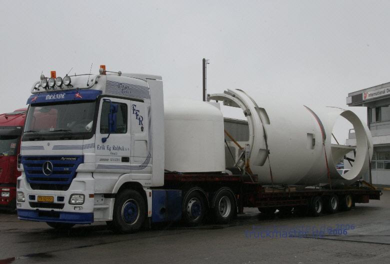 Actros V8