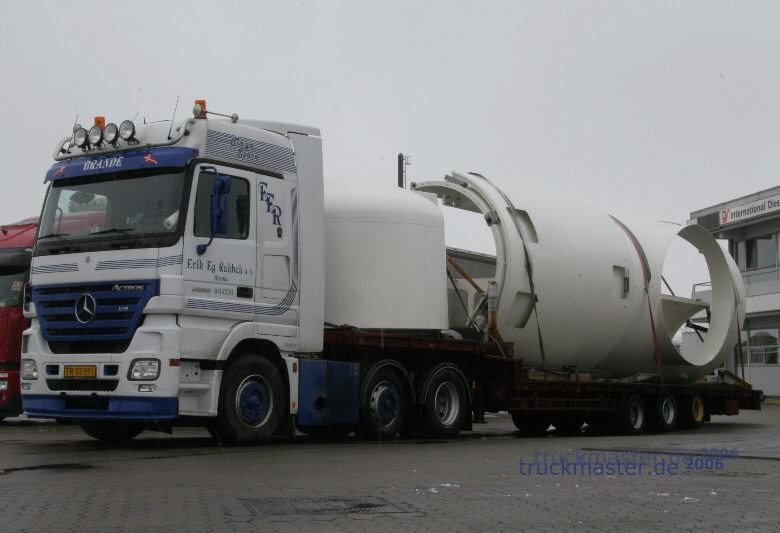 Actros V8