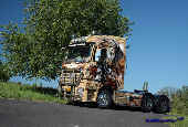 Actros V8