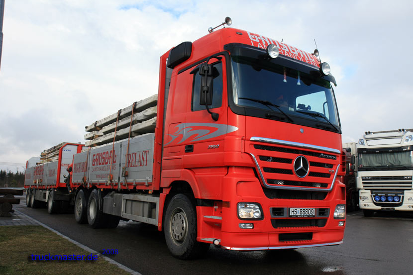 Actros V8