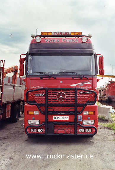 Actros 2557
