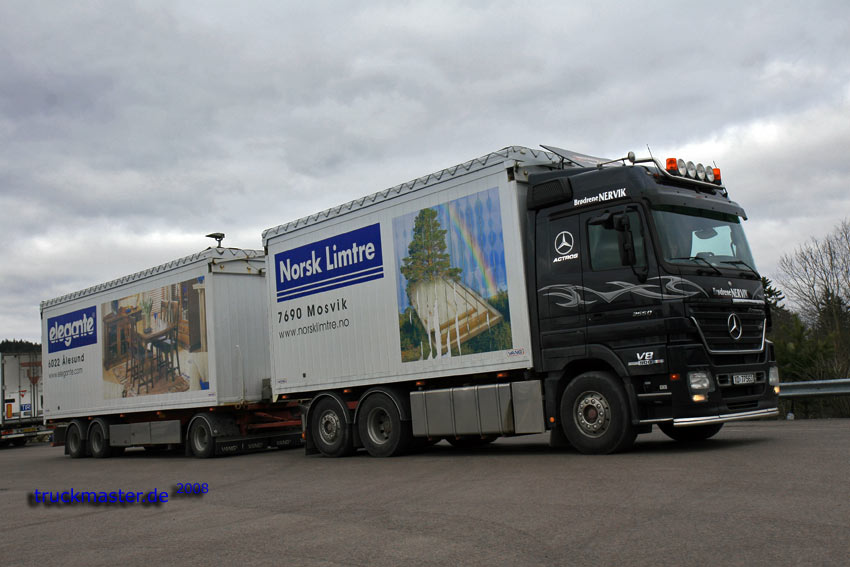 Actros V8
