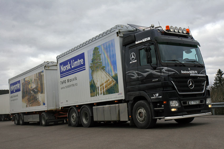 Actros V8