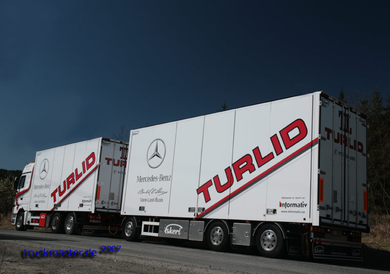Actros V8