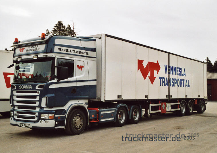 R580     V8