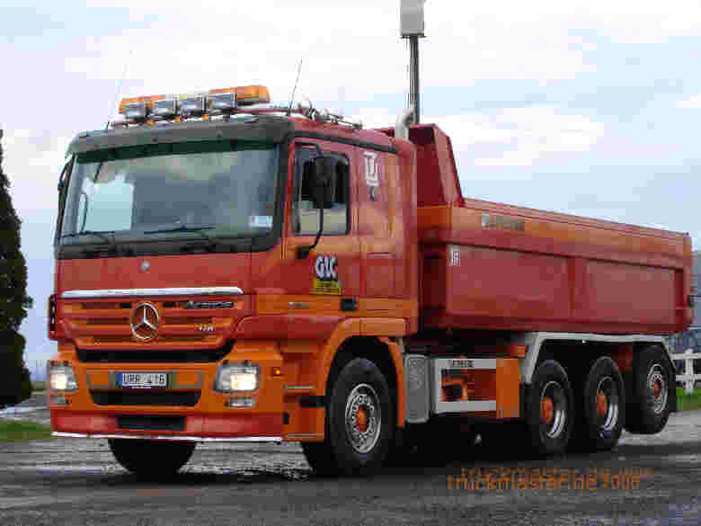  Actros V8