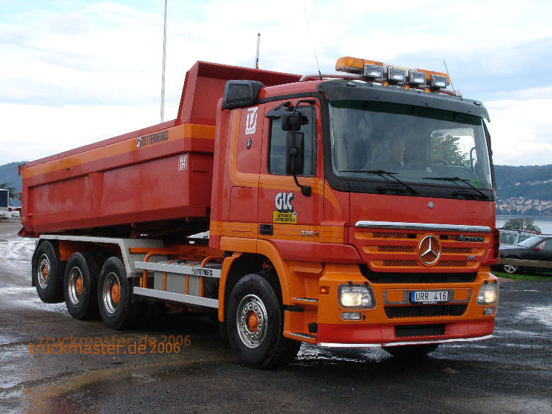  Actros V8